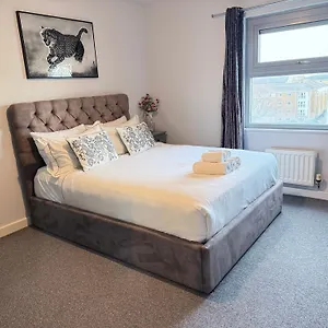 https://london-luxury-holiday-home-b.brighton-hotels-england.com